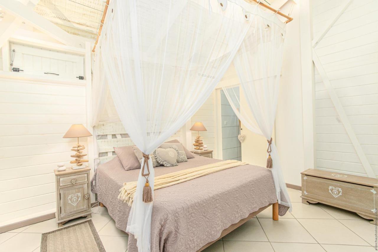 Bungalow Vanille Pacane - Vue Mer Avec Spa Prive Les Trois-Ilets Exteriör bild